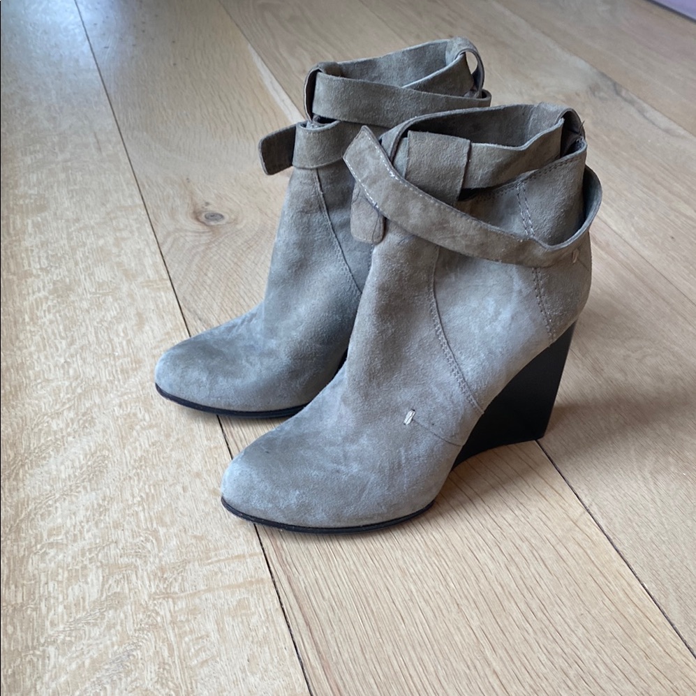 Costume National Women's Suede Ankle Wedge Booties Size 35 1/2 (5 1/2)